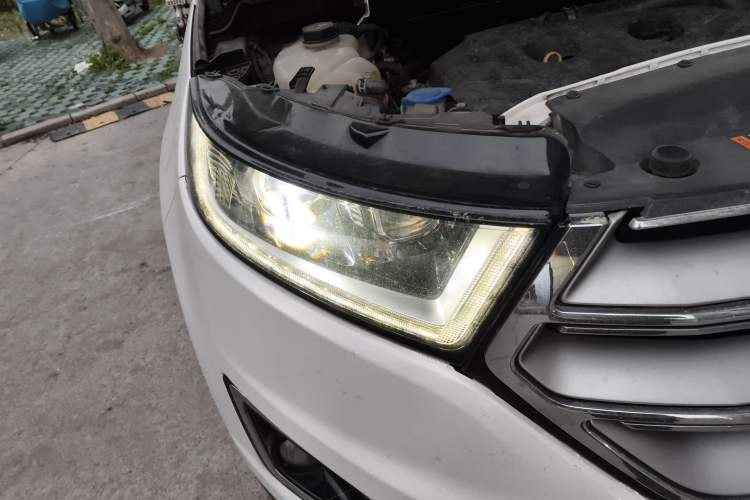 Used Ford Edge 2015 2.0T GTDi Two-Wheel-Drive High-Line Version