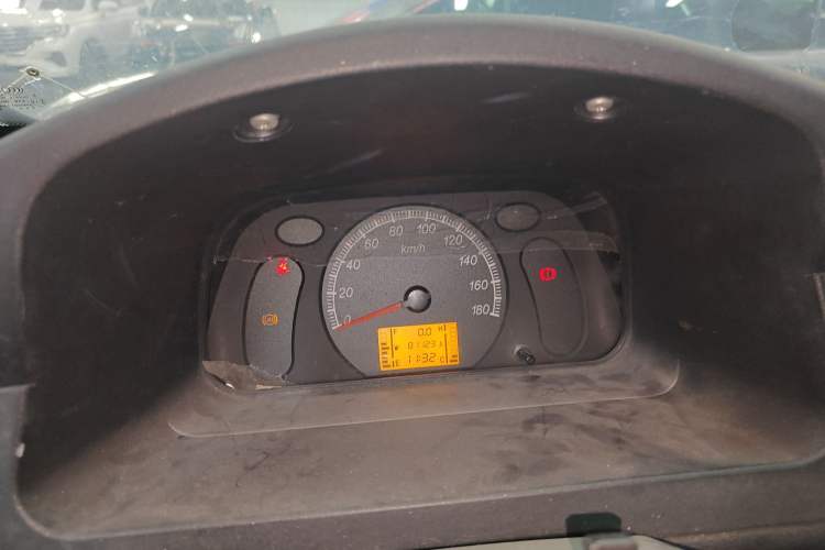 Used Wuling Zhiguang 2015 1.2L Practical LS-I Model Instrument Cluster