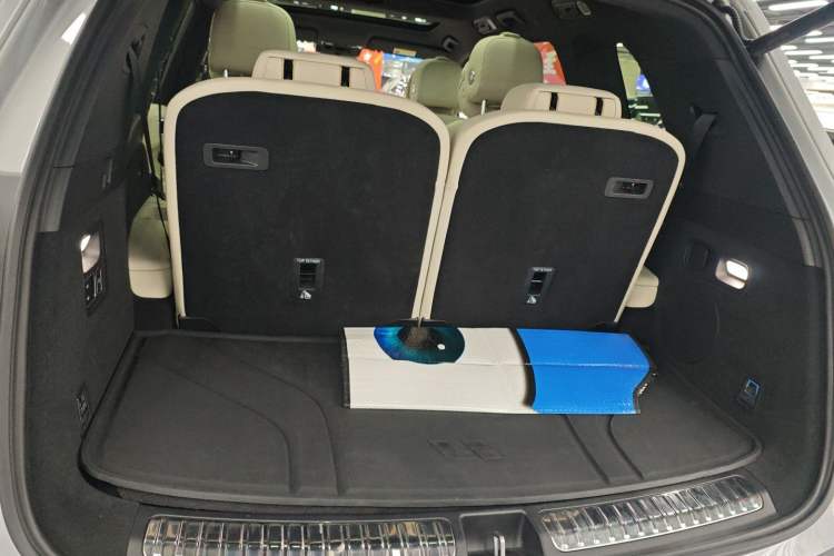 Used Li Auto L8 2023 Pro Model
