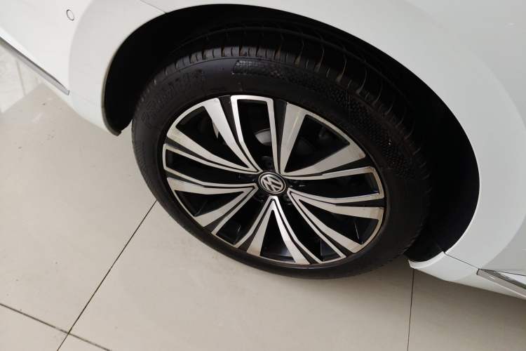 Used Volkswagen FAW-Volkswagen CC 2020 330TSI Glamour Edition China VI Standard Right Rear Wheel Hub