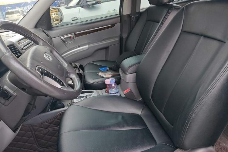 Used Hyundai Santa Fe Classic 2012 2.4 Comfort Edition 7-Seater Four-Wheel Drive