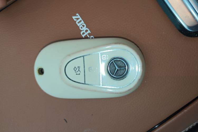 Used Mercedes-Benz C-Class 2023 C 260 L Sport Edition Vehicle Key