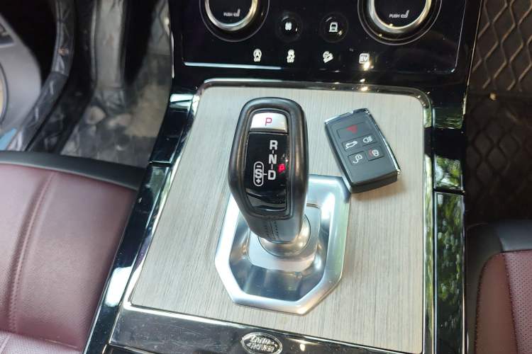 Used Land Rover Range Rover Evoque New Energy 2022 Aurora L P300e Plug-in Hybrid Electric Version