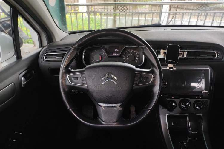 Used Citroen C4 Sega 2016 1.6L Automatic Luxury Model Steering Wheel