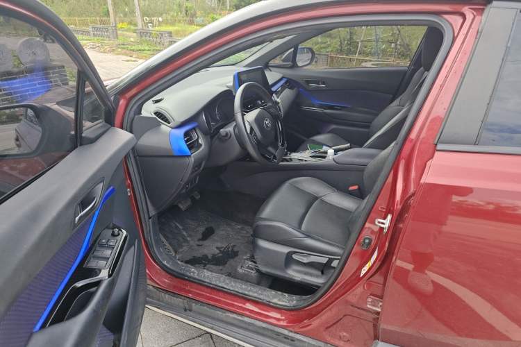 Used Toyota IZOA 2018 2.0L Yichi Version China VI Standard Driver Seat