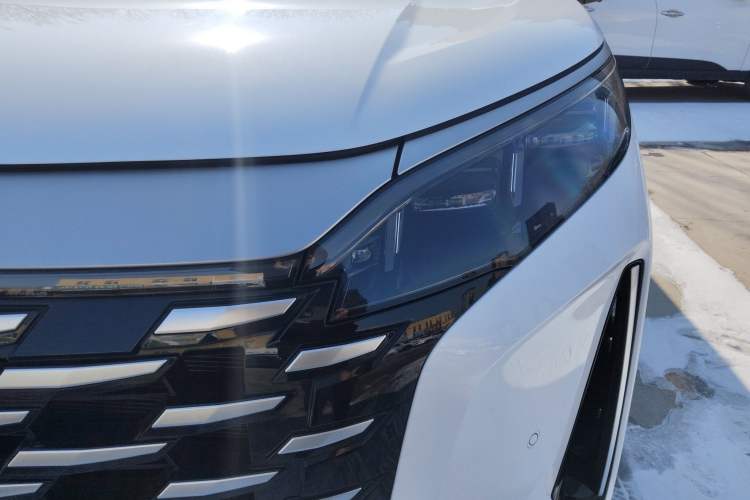 Used BYD Xia 2025 DM-i 1.5T 180km Beyond Edition Left Front Headlight