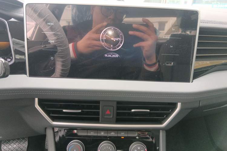 Used Volkswagen Sagitar 2025 Facelift 200TSI DSG Flyover Edition Audio And AC Panel