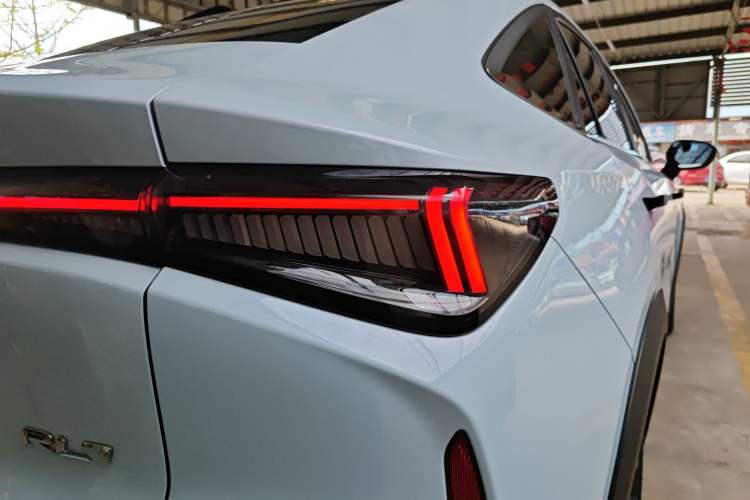 Used Livan 7 2023 450 km – Chasing Clouds Right Rear Taillight