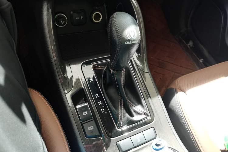 Used CHANGAN CS75 2017 Shangkui Edition 1.8T Automatic All-Wheel-Drive Elite Model
