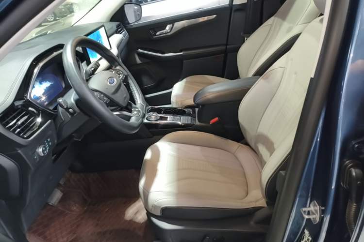 Used Ford Escape 2020 EcoBoost 245 Two-Wheel Drive Smart & Enjoyment Model
