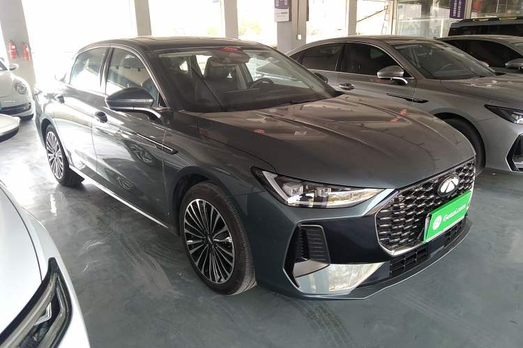 Used Chery Fengyun A8L 2025 1.5 TGDI 145 km Luxury Version Front Right 45 Deg