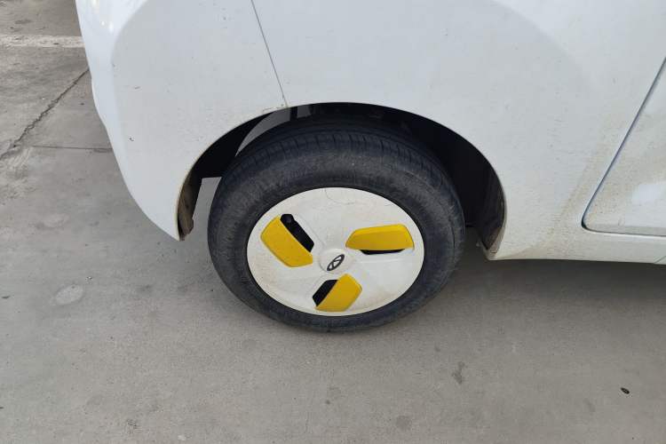 Used Chery QQ Ice Cream 2022 170km Sundae Phosphate Lithium-Ion
