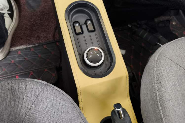 Used Wuling Hongguang MINIEV 2021 Macaron Premium Model – Lithium Iron Phosphate Gear Lever