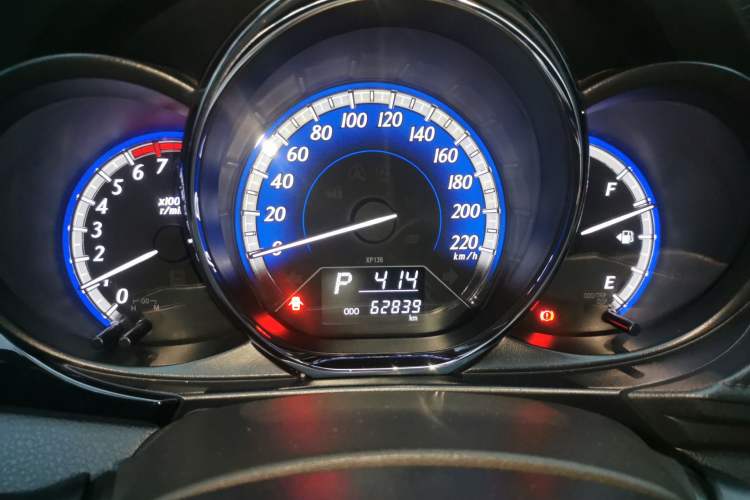 Used Toyota YARiS L Zhi Xuan 2016 Revised Version 1.5G CVT with Dynamic Sunroof Instrument Cluster