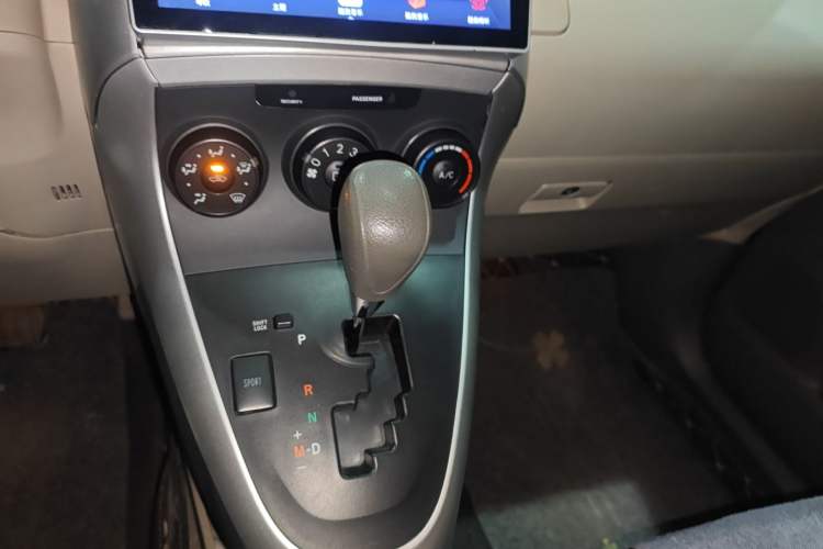 Used Toyota Verso 2014 Starlight 180E CVT Elite Edition