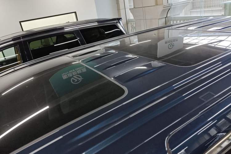 Used VOYAH Dream 2025 PHEV Four-Wheel-Drive Flagship Kunpeng Edition
