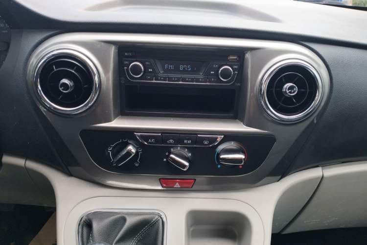 Used JAC Refine M3 2015 Maker Edition 1.6L Luxury Smart Version Audio And AC Panel