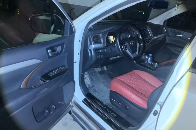 Used Toyota Highlander 2017 2.0T Four-Wheel Drive Luxury Edition 7 Seats