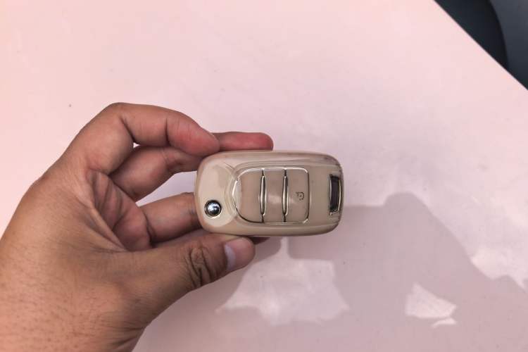 Used Wuling Hongguang MINIEV 2021 Macaron Premium Model – Lithium Iron Phosphate Vehicle Key