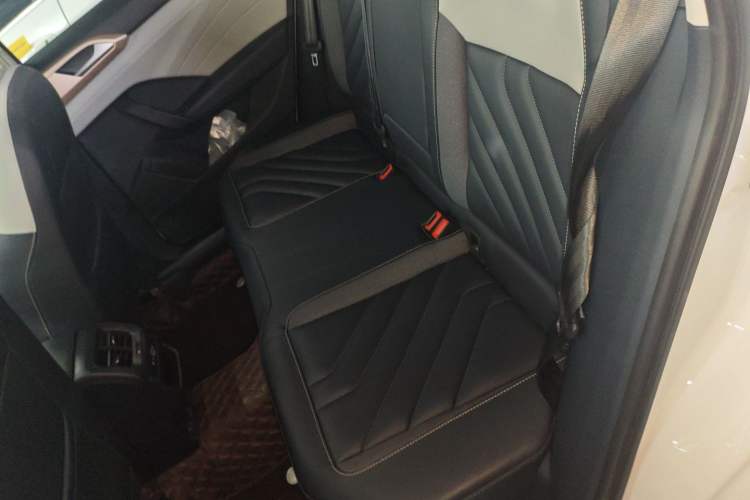 Used Volkswagen Tharu 2023 300TSI Two-Wheel-Drive Moonlight Edition