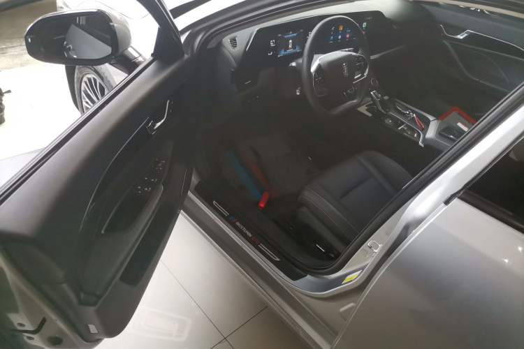 Used Bestune B70 2021 1.5T Automatic 15th Anniversary Edition Driver Seat