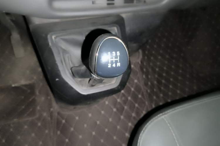 Used JMC Transit 2017 2.8T Commercial Version Short Wheelbase Mid-Roof 6/7/8-Seater JX493