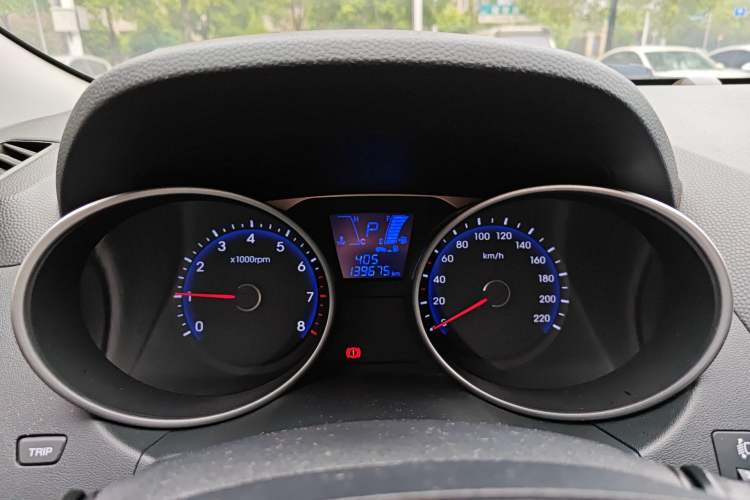 Used Hyundai ix35 2013 2.0L Automatic Two-Wheel Drive Smart GLS China IV Standard Instrument Cluster