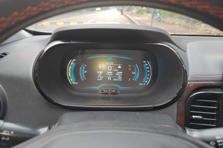 Used Chery QQ Little Ant 2022 Revised Version Sweet Pink Edition Half-Sugar Version Lithium Iron Phosphate 30.7 kWh 30 kW 301 km
