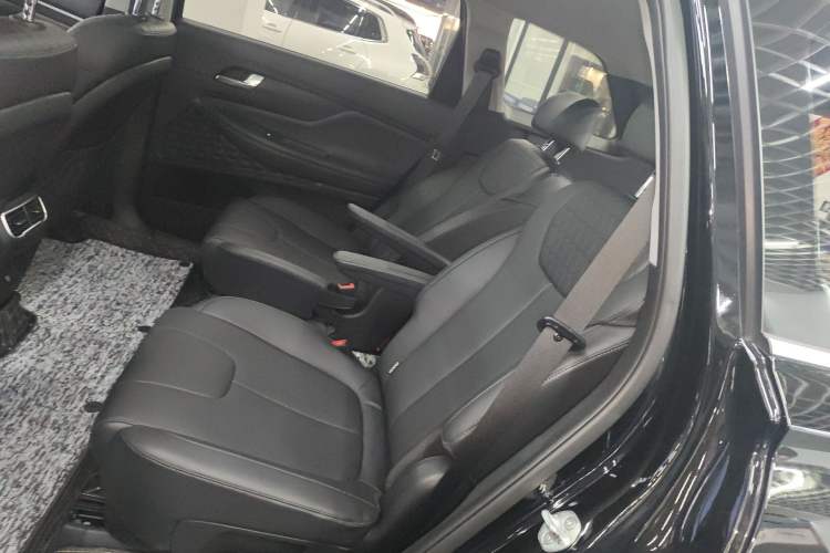 Used Hyundai Santa Fe 2023 Traveler 380T GDi Automatic Two-Wheel Drive GLX Elite Edition