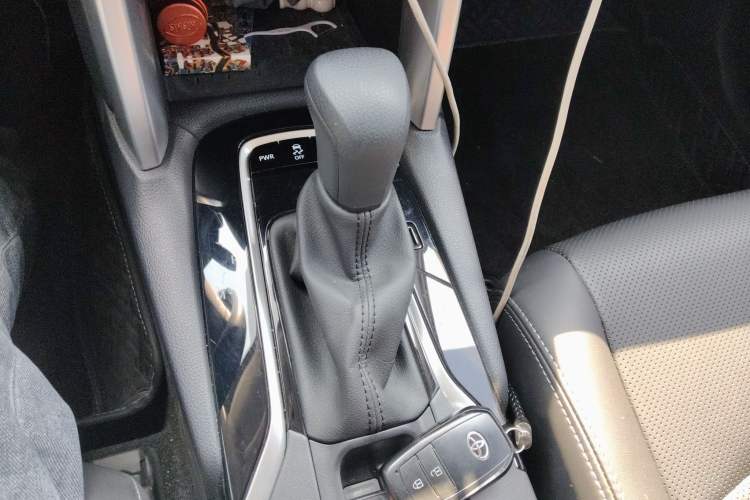Used Toyota Corolla Cross 2022 2.0L Elite Edition Gear Lever