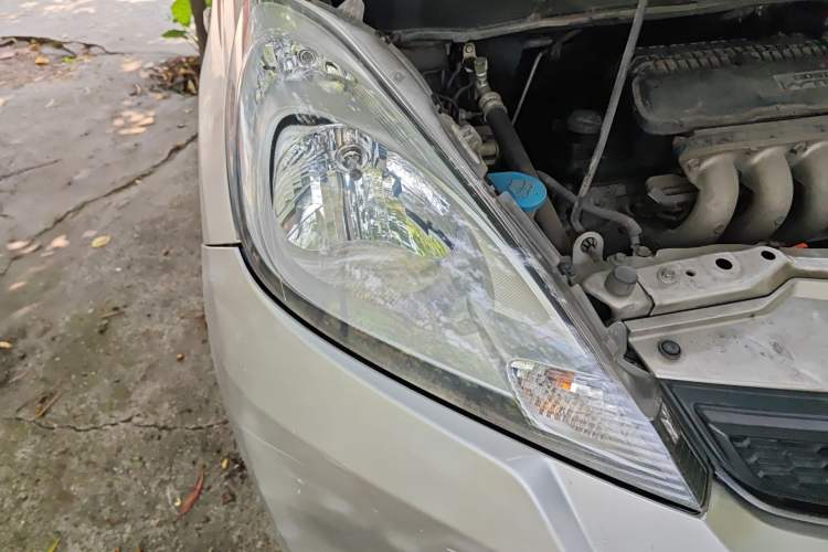 Used Honda Fit 2011 1.3L automatic comfort version
