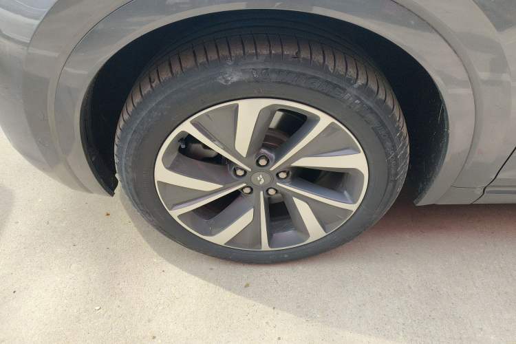 Used Li Auto ONE 2021 Extended-Range 6-Seater Version Exterior 4