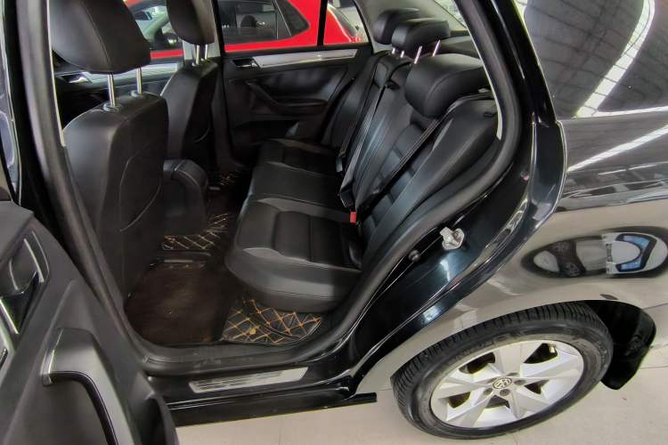 Used Volkswagen Bora 2015 Value Edition 1.6L Automatic Comfort Version
