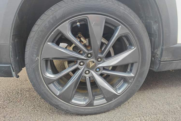 Used CHANGAN UNI-T 2020 1.5T Prestige Version Right Rear Wheel Hub