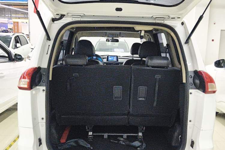 Used Dongfeng Fengon 330 2019 1.5L 330S Manual Comfort Version China VI Standard
