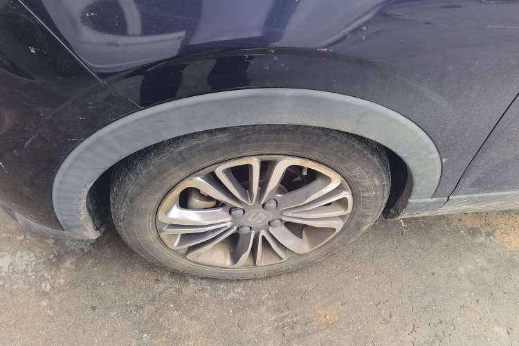 Used Leapmotor T03 2021 400 Micro-Sugar Version Left Front Wheel Hub