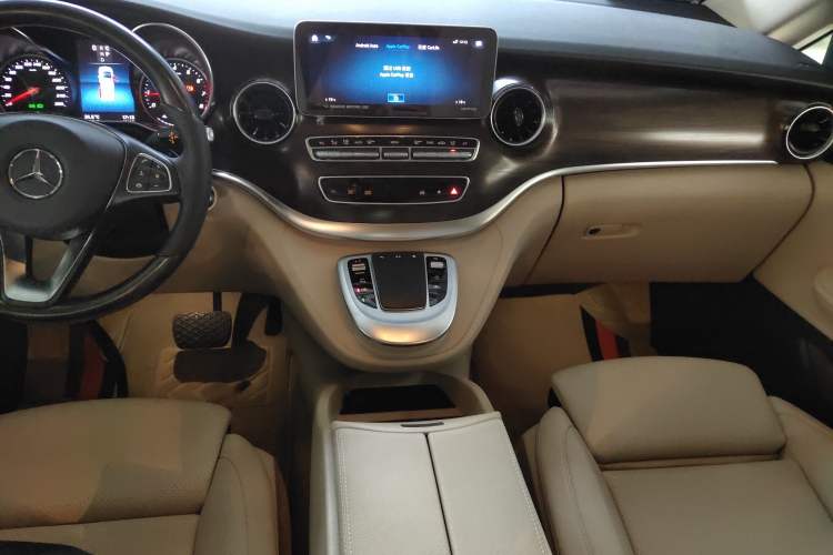 Used Mercedes-Benz V-Class 2022 V 260 Avantgarde Edition