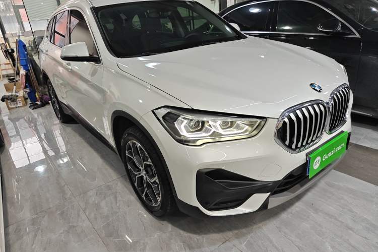 Used BMW X1 2022 sDrive25Li Leading Model Front Right 45 Deg