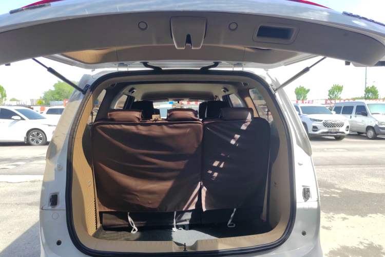 Used Baojun 730 2017 1.5T Manual Fashion Version 7 Seats China V Emission Standard