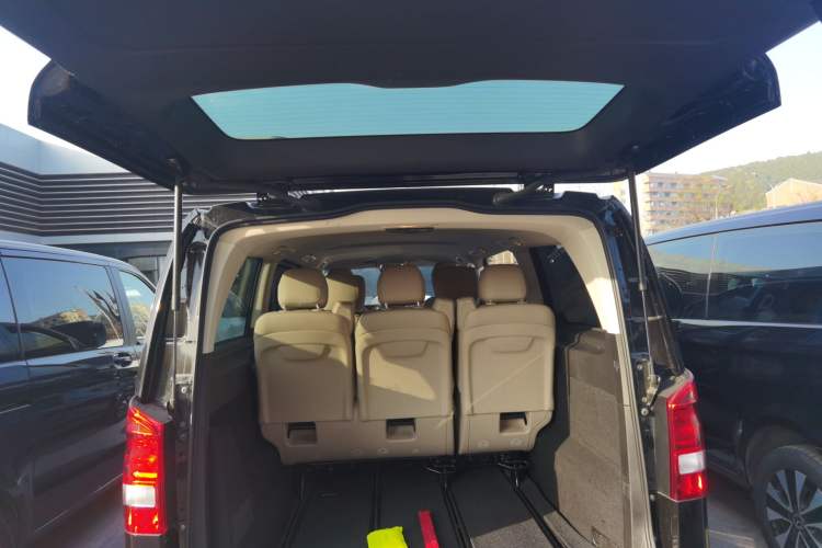 Used Mercedes-Benz Vito 2023 2.0T Business Version 7 Seats Trunk