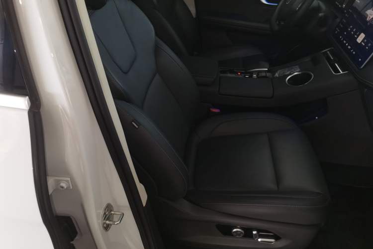 Used Hima AITO M5 2022 Range-Extended Rear-Drive Standard Version Right Front Seat