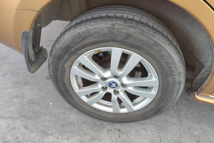 Used Venucia T70 2015 2.0L CVT Smart Edition
