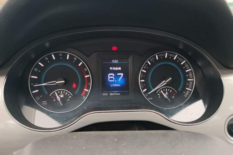 Used Haval H2 2014 1.5T Manual Two-Wheel Drive Elite Edition Instrument Cluster