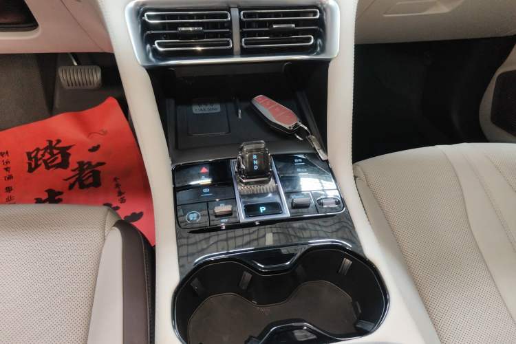 Used BYD Song PLUS New Energy 2025 DM-i 112KM Prestige Model Gear Lever