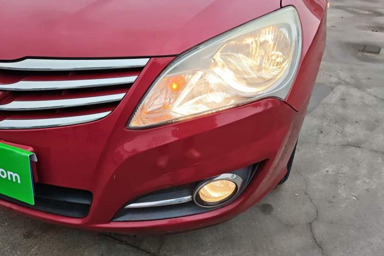 Used Hyundai Celesta 2015 1.6L Automatic Comfort Model
