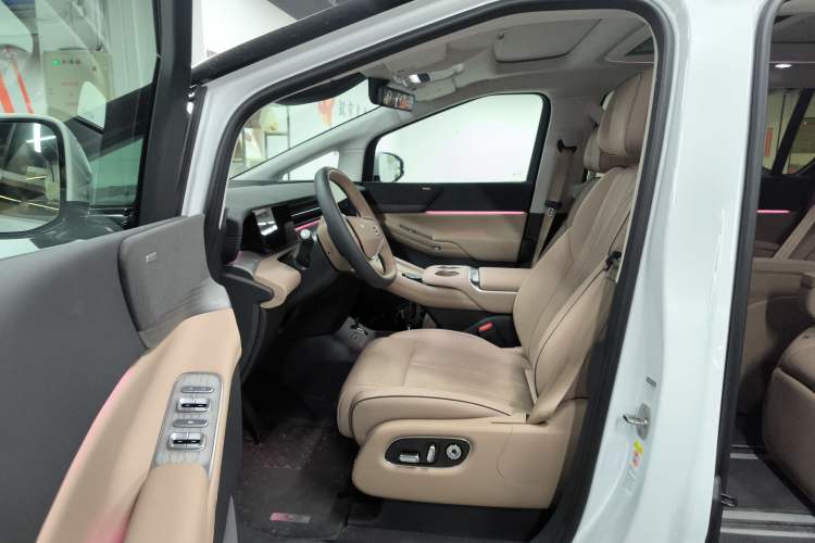 Used XPeng X9 2025 702 Four-Wheel Drive High-Performance Max
