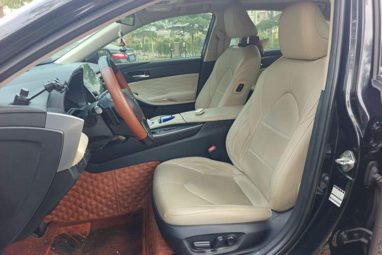 Used Toyota Avalon 2019 2.5L Touring Premium Version China VI Standard
