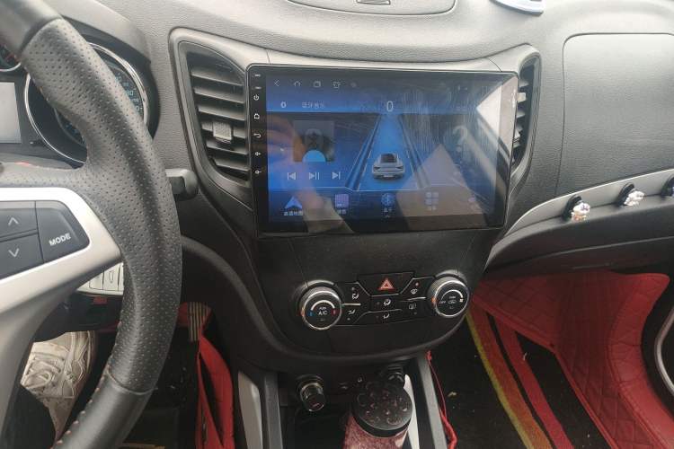 Used CHANGAN CS35 2015 1.6L Manual Luxury Model China V Standard Audio And AC Panel