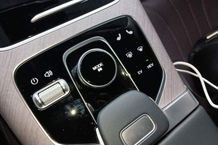 Used Chery Tiggo 9 C-DM 2025 1.5T 106KM Ultra-Comfort Edition 5 Seats Lithium-NMC