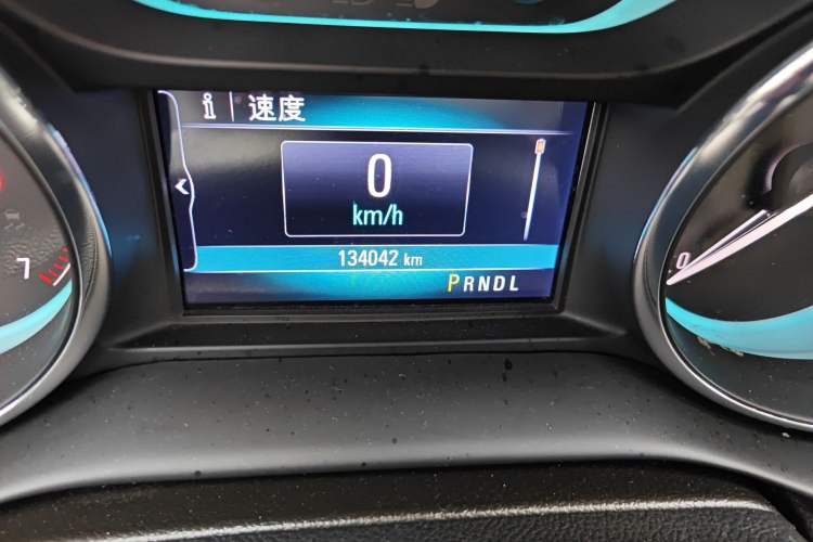 Used Buick Envision 2017 20T Two-Wheel Drive Leading Version Odometer Close Up